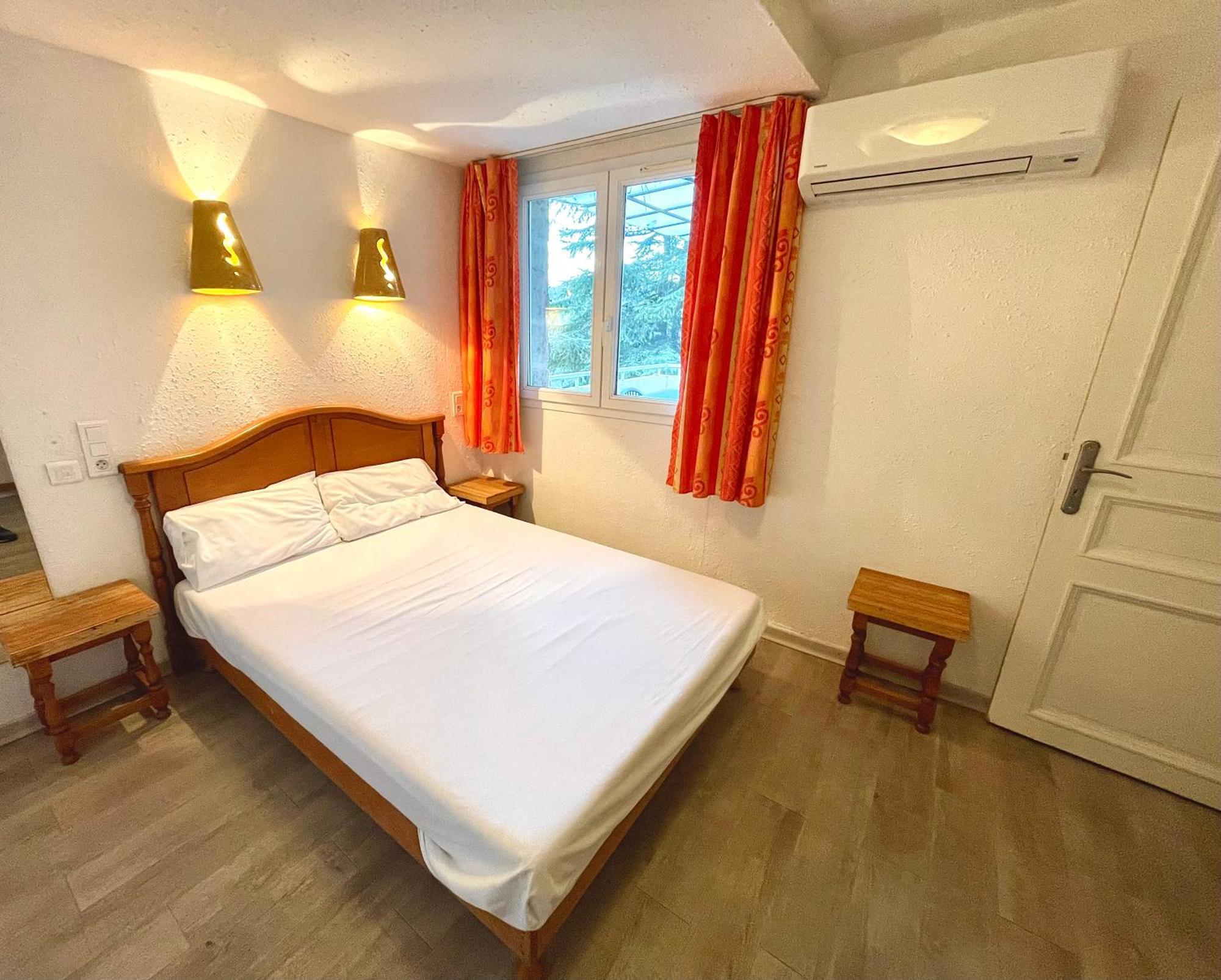 Apart'Hotel Les 4 Sources Corbés Kültér fotó